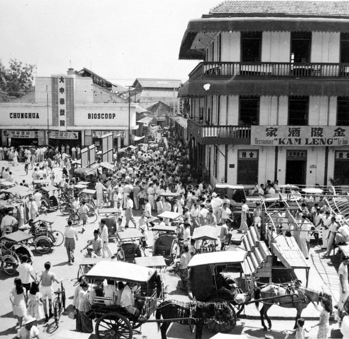 COLLECTIE_TROPENMUSEUM_Glodok_wijk_te_Djakarta_TMnr_10014951.jpg