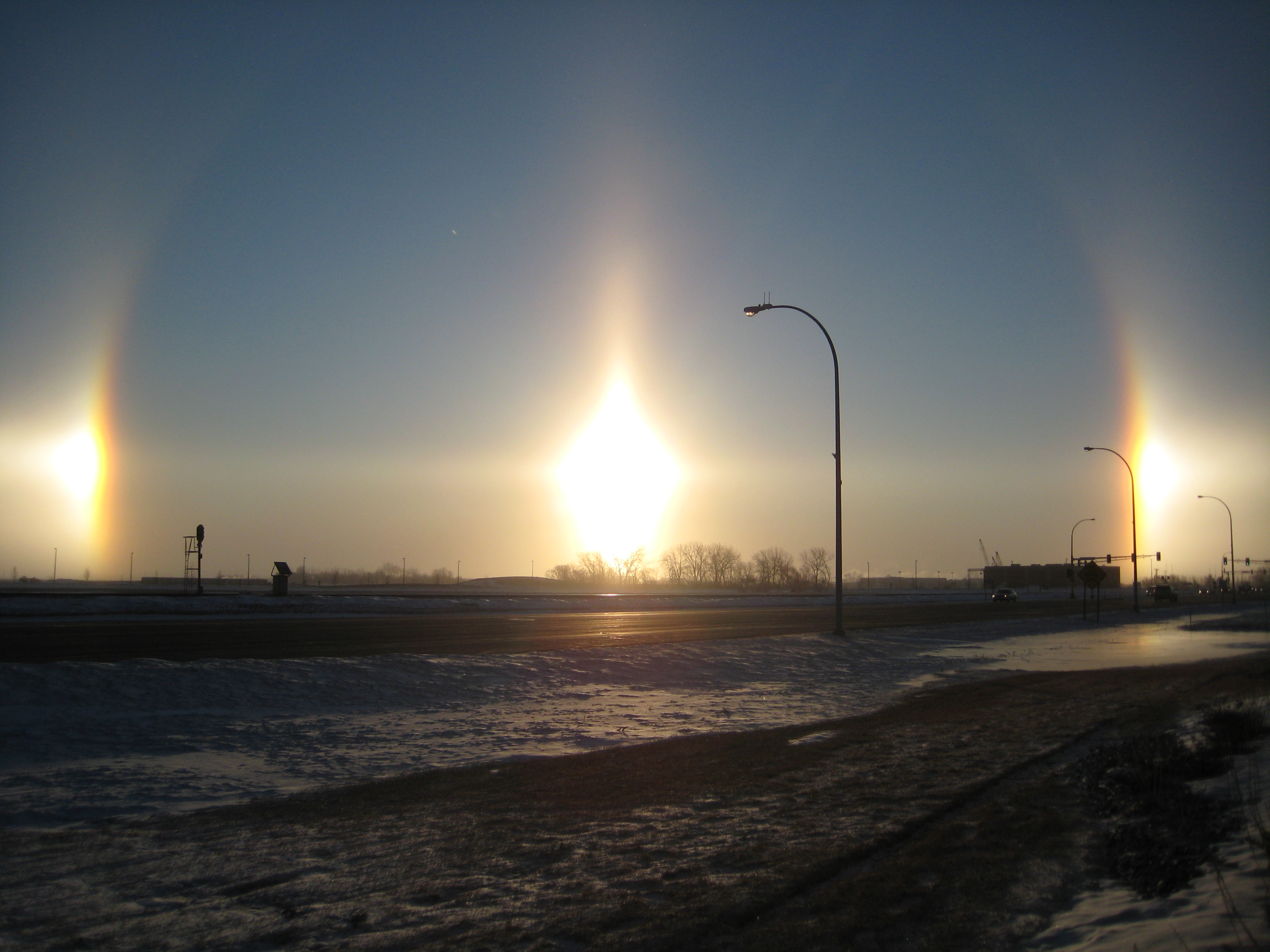 Fargo_Sundogs_2_18_09.jpg