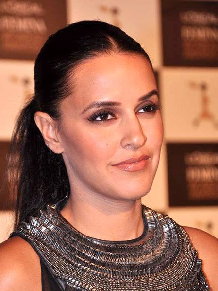 NehaDhupia_%28cropped%29.jpg