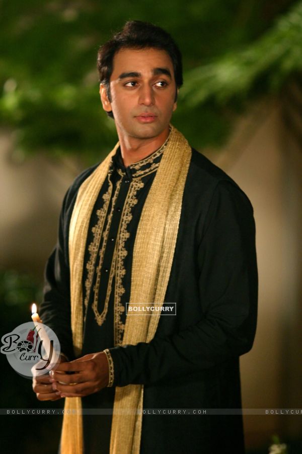 15501-anubhav-anand-looking-smart-in-black-kurta.jpg