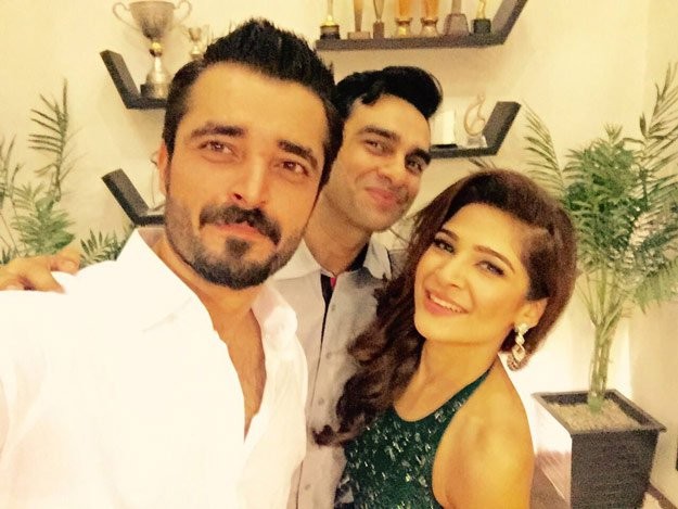 hamz-ali-abbasi-with-ayesha-omer.jpg