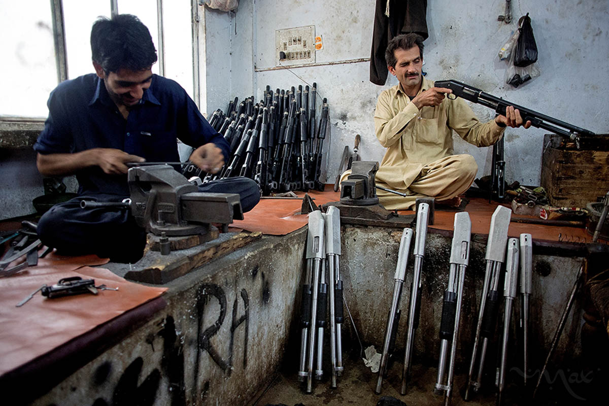 04032013_Becherer_GunFactoryPakistan029-1.jpg