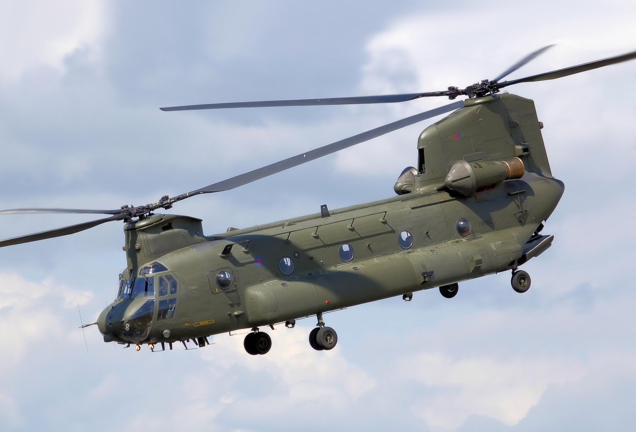 Chinook_hc2_za682_arp.jpg