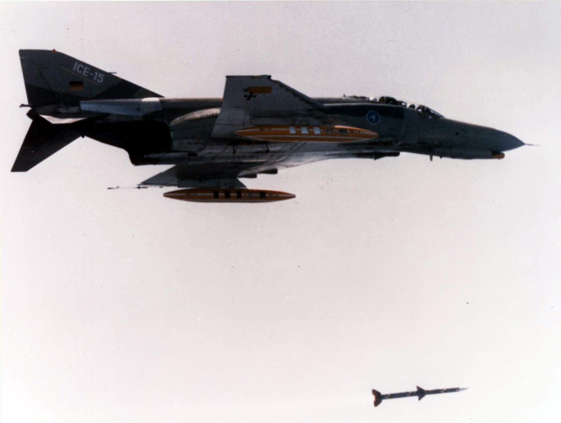 F-4F_ICE_Phantom_launches_AIM-120.jpg