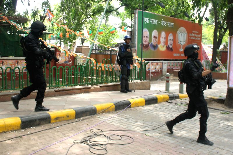 security-personnel-outside-bjp-headquarters-in-189955.jpg