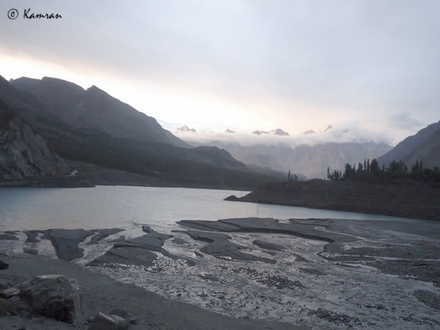 476515-EveningviewofAttabadLakeandvillageGulmitfromShishkat-1354885858-251-640x480.JPG