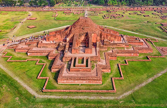 640px-Paharpur_Buddhist_Bihar.jpg