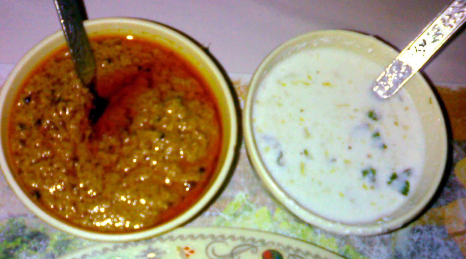 Mirchi_ka_salan_and_Dahi_chutney.jpg