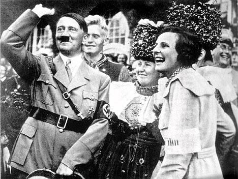 hitlerbDM_468x352.jpg