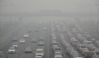 8C9596538-131105-beijing-cars-pollution-hmed-1234p.blocks_desktop_small.jpg