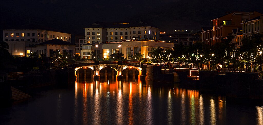 1024px-Lavasa_Nightscape.jpg