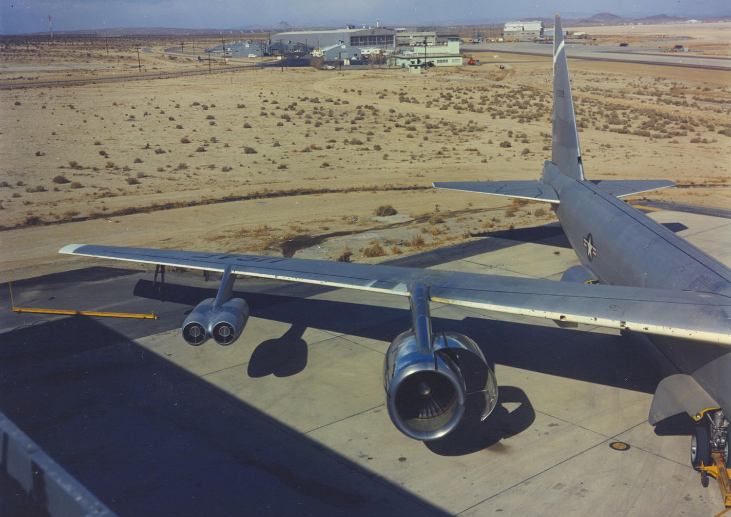 TF-39_on_JB-52E_closeup.jpg