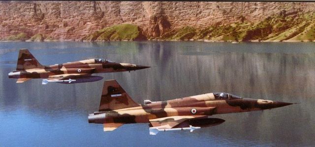 f_5e_flying_over_karaj_dam.jpg