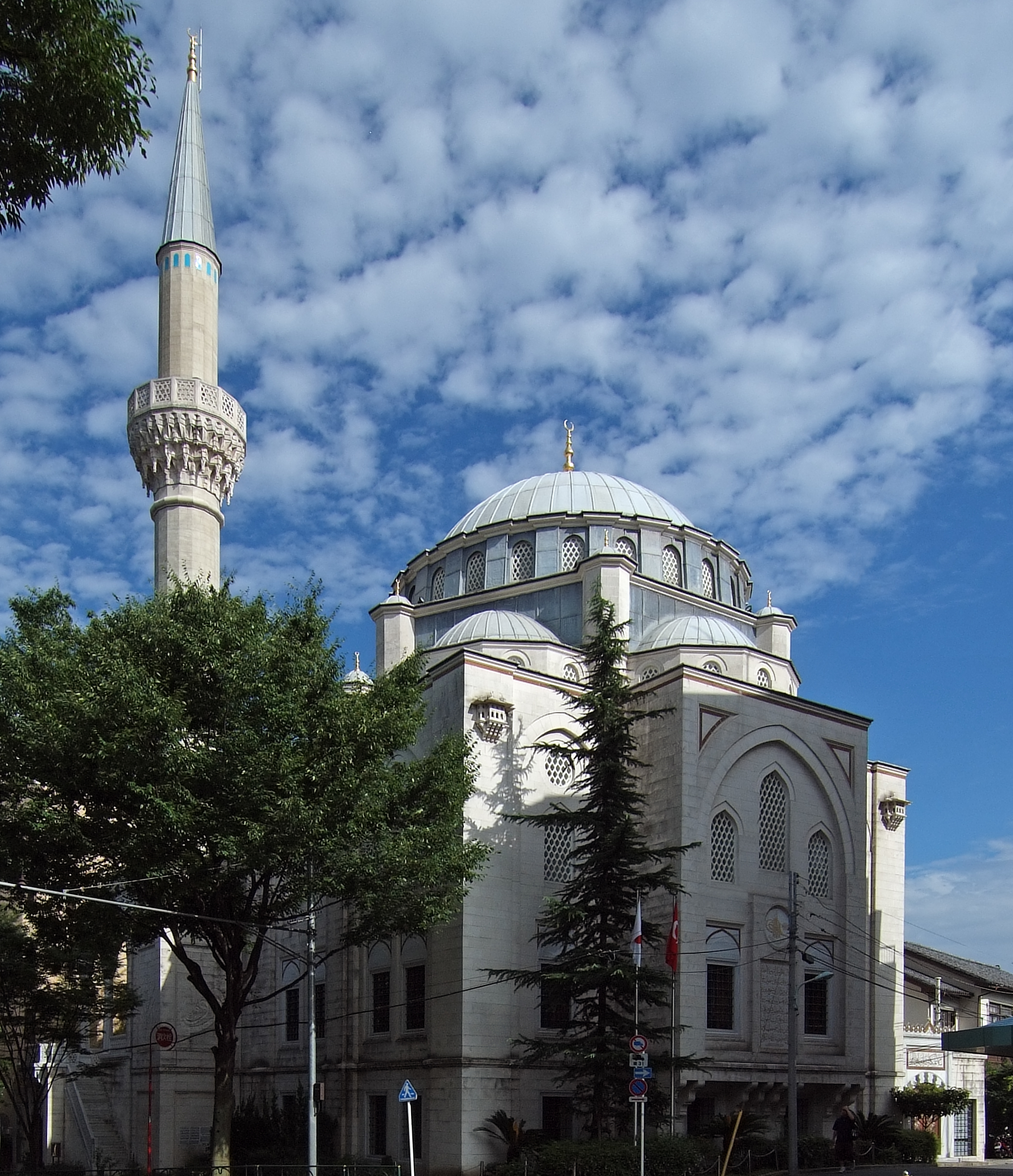 Tokyo_Camii_2009.jpg