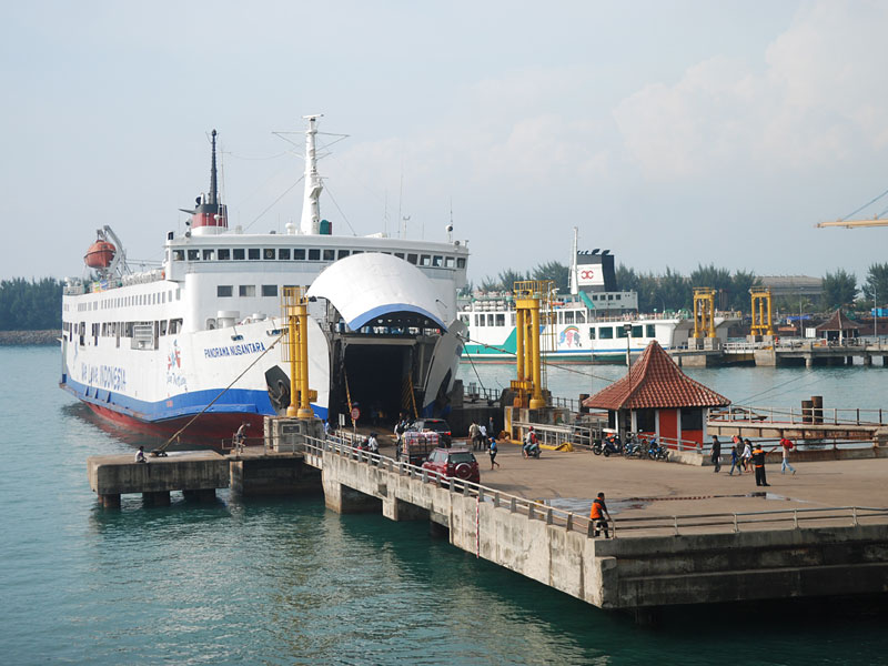 kapal-ferry.jpg