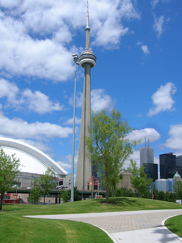 Hto_Park_and_CN_Tower.jpg