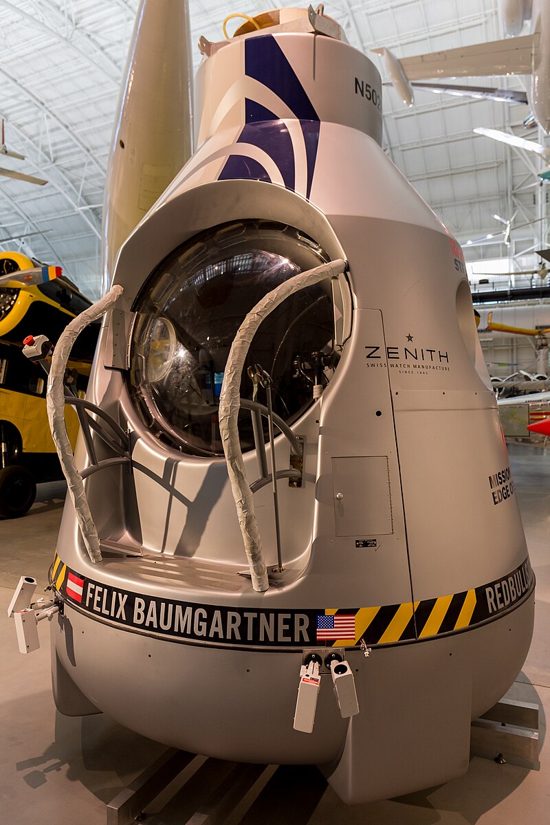 800px-20180328_Stratos_capsule_Udvar-Hazy.jpg