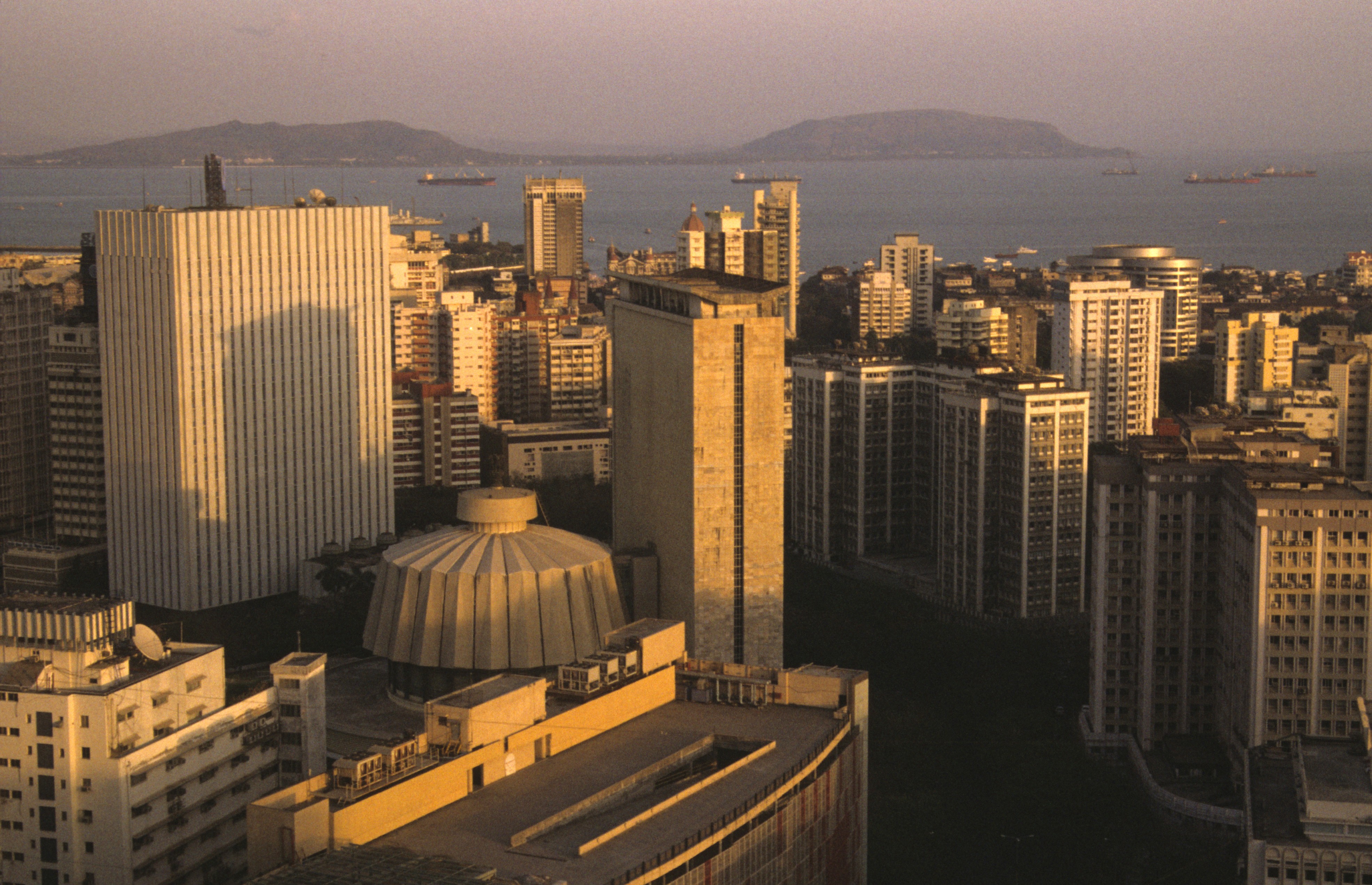 india-feb-2007-mumbai-skyline-1.jpg