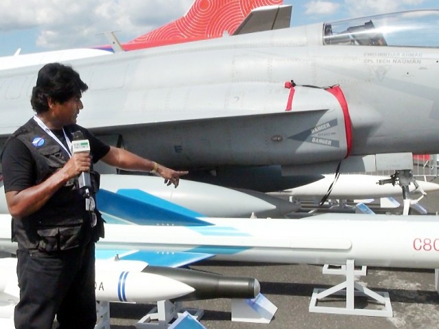 2012671-parisairshow-1563032207-342-640x480.jpg