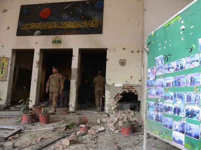 981266-PeshawararmypublicschoolAFP-1446095305-113-640x480.jpg