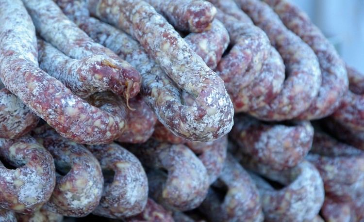 sausage-559993_1280-750x458.jpg