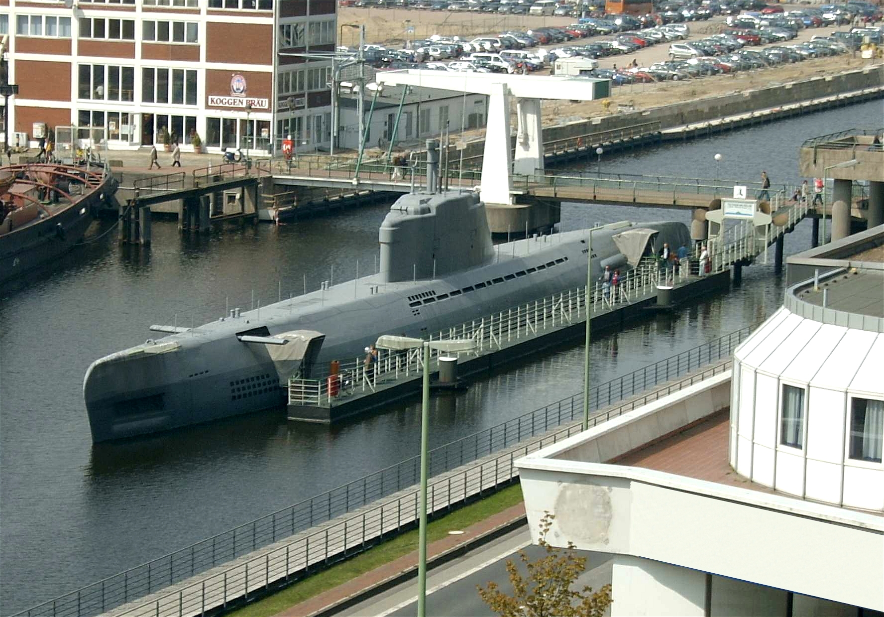 2004-Bremerhaven_U-Boot-Museum-Sicherlich_retouched.jpg