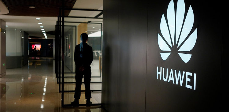 Huawei-Facebook-750x369.jpg