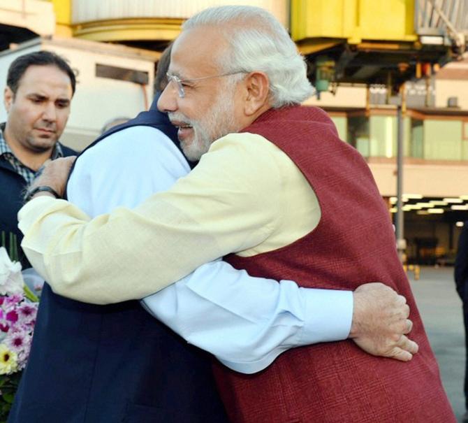 25modi-nawaz2.jpg