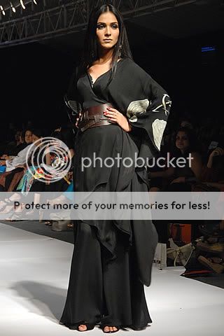 body_focus_pfdc_fashion_week_3.jpg