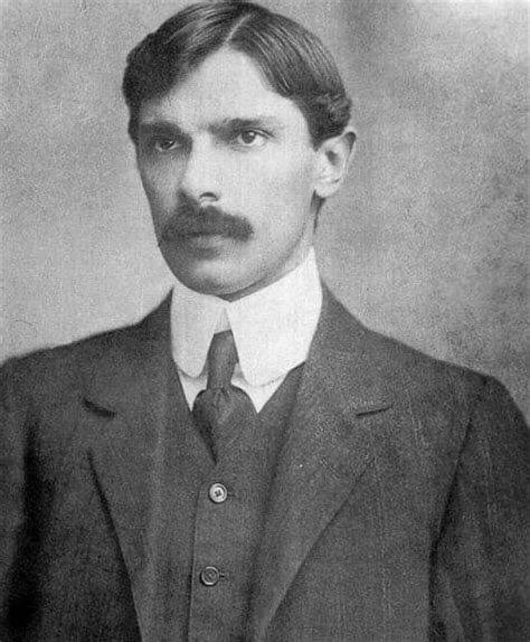 Mohammad_Ali_Jinnah%2C_1910.jpg