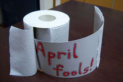 toilet_paper_roll_prank_15.jpg