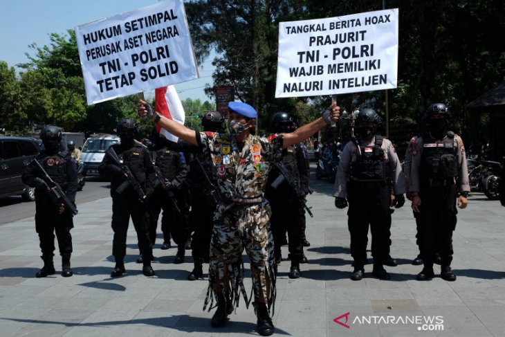 antarafoto-aksi-damai-tni-polri-solid-310820-ms-3.jpg