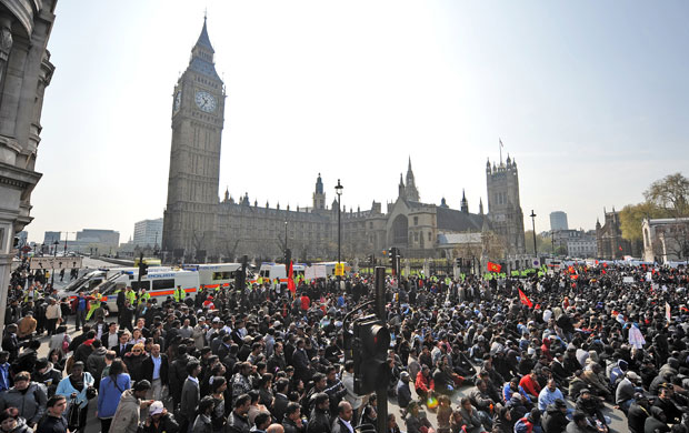 Tamil-protest-in--London--002.jpg