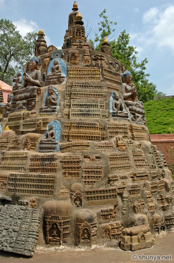 MahabodhiTemple03.jpg