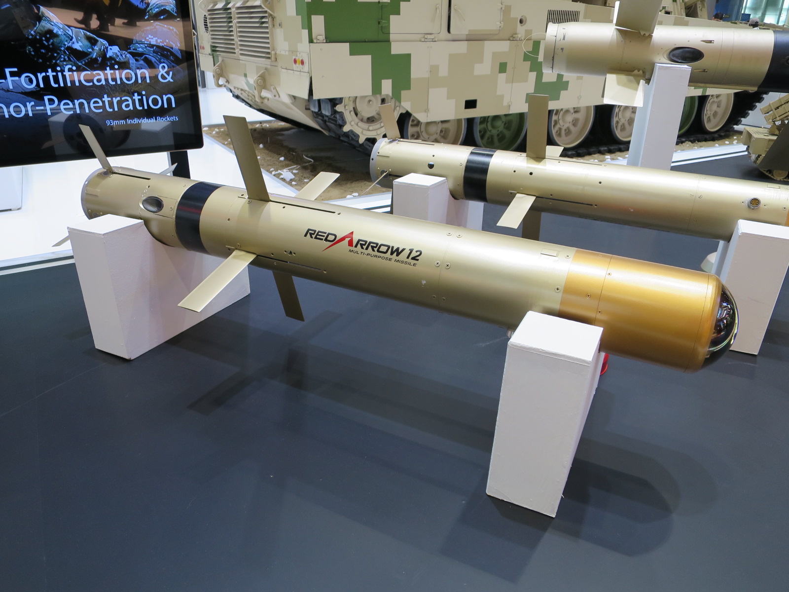 Red_Arrow_12_missile_at_IDEX_2017.jpg