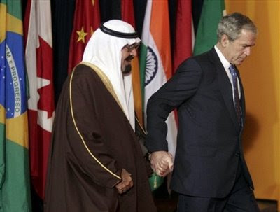 BushKingAbdullahHoldingHands.jpg