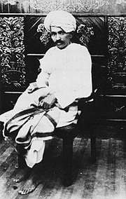 180px-Gandhi_Kheda_1918.jpg