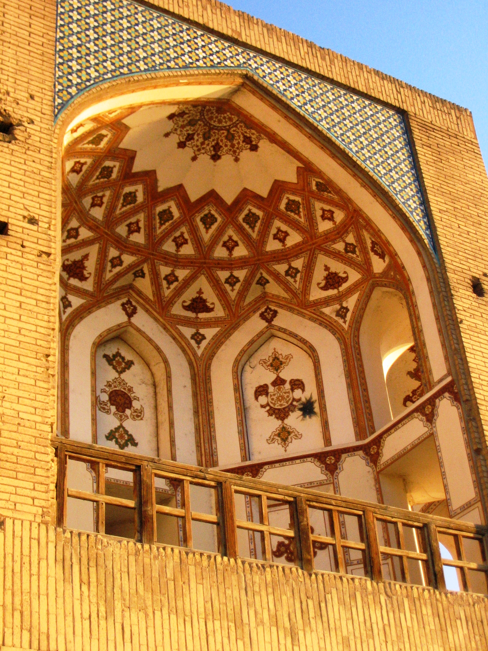 Khaju-Bridge-Esfahan.jpg