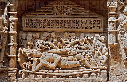 carving+of+rani+ki+vav.jpg