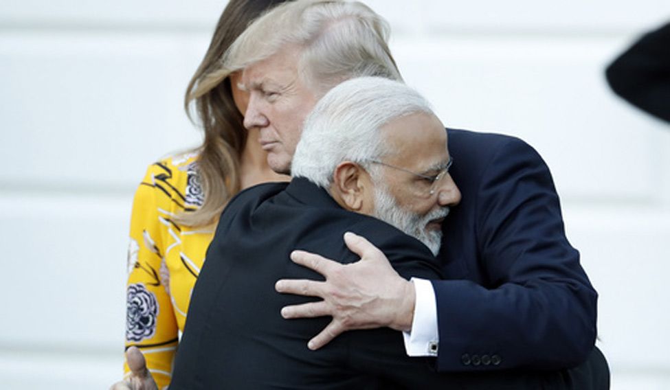 modi-trump-hug.jpg.image.975.568.jpg