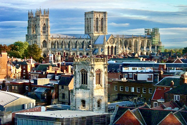 York_Minster_-_geograph.org.uk_-_1549780.jpg