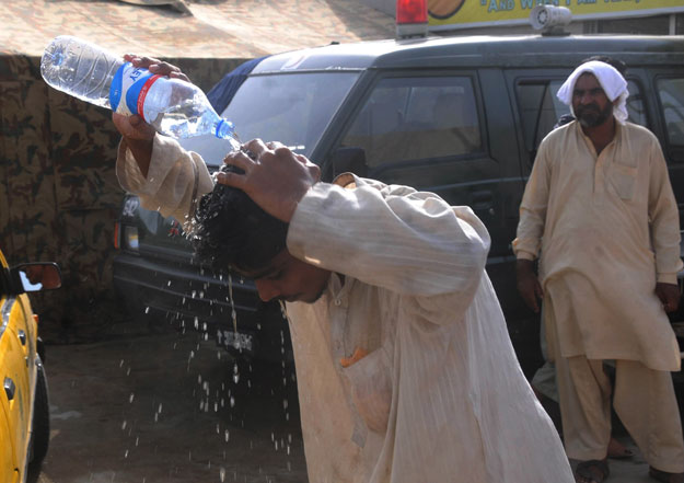 heatstroke-PHOTO-MOHAMMAD-AZEEM.jpg