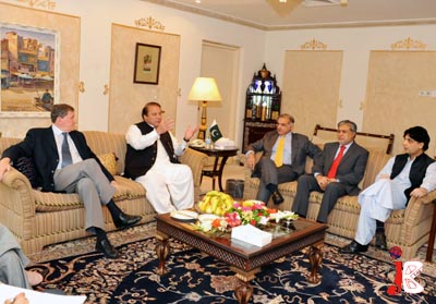 nawaz-shareef-with-holbrook.jpg