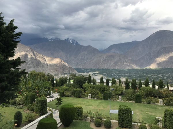 6.-gilgit-view-from-gilgit-serena-1507873153.jpg