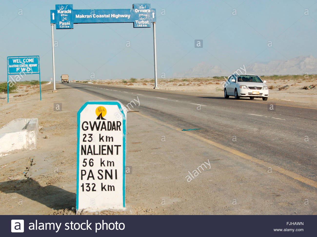 pakistans-makran-coastal-motorway-which-links-pakistans-financial-FJHAWN.jpg