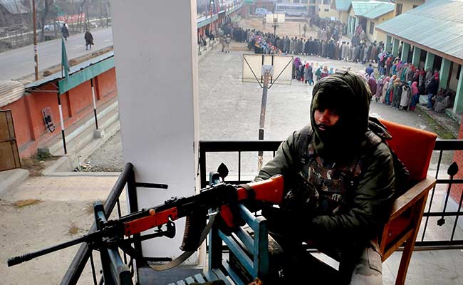 Srinagar_polling_650.jpg