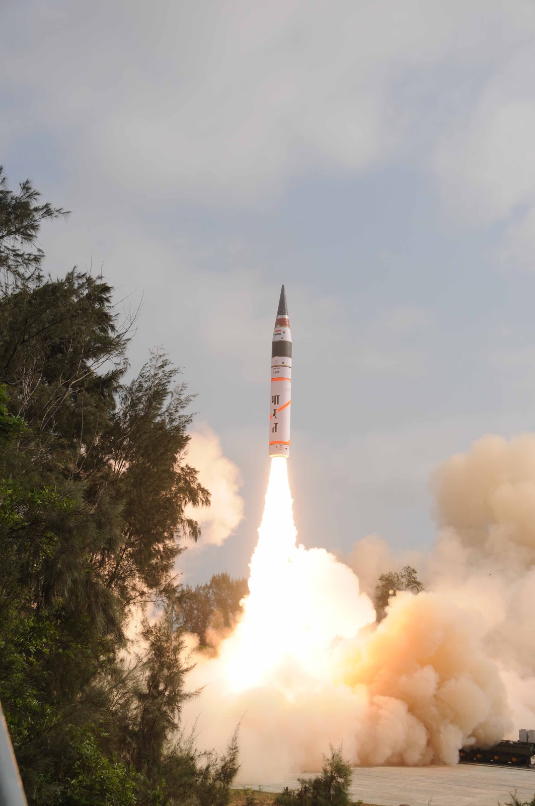 AGNI-V+LAUNCH+%285%29.JPG