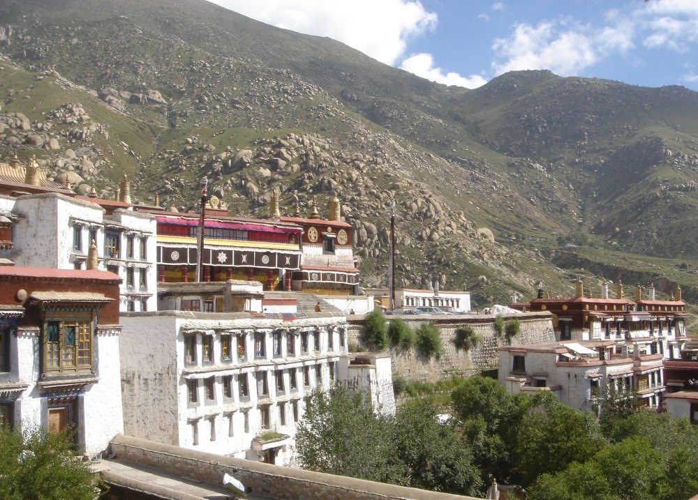 Drepung_monastery.jpg