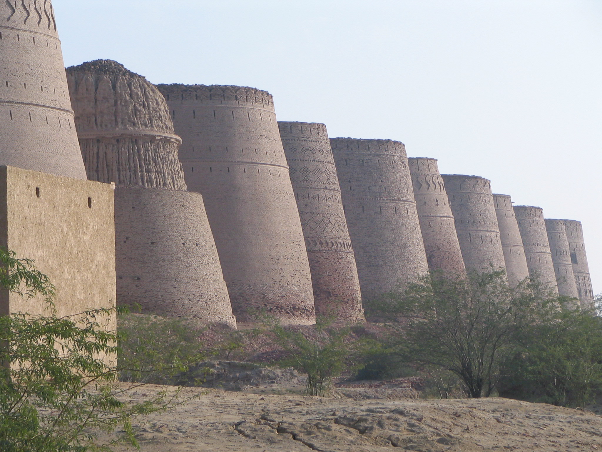 Derawar_Fort_3_by_gul791.jpg