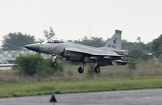 JF-17_landing.jpg